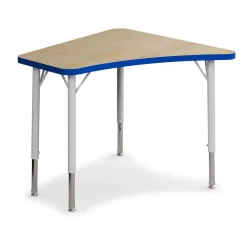 Curriculum Petal Table Desk – 33